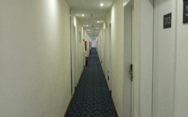 7 Days Inn Zhuhai North Railway Station Jinding Shop