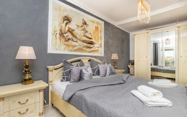 Deluxe Apartment Sandra 1200m From Beach