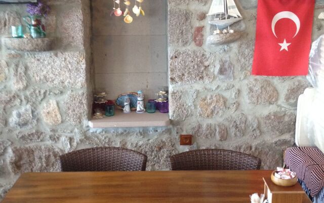 Assos Nazan Motel Restoran Beach