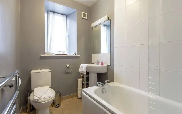 JOIVY Doune Terrace Apartment: Edinburgh New Town Prime Location
