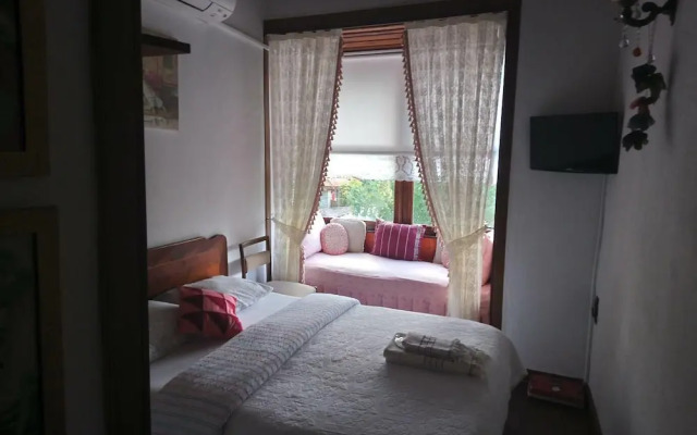 Birgi Hotel Saliha Hanim Tas Konak