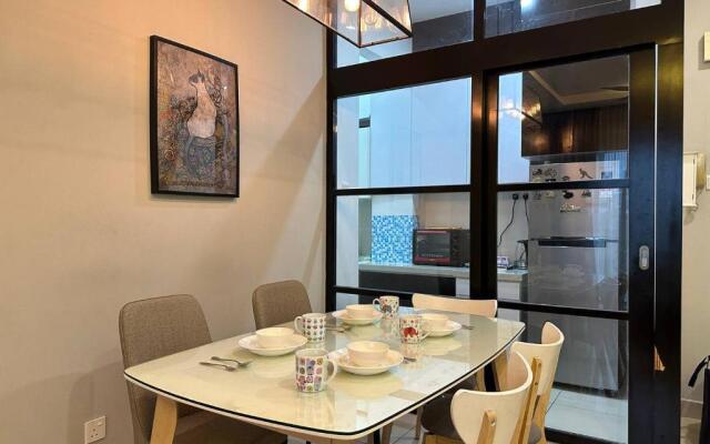 BUKIT INDAH 6pax WIFI NETFLIX 3 BEDROOM