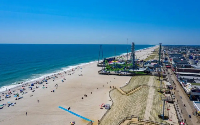 Econo Lodge Seaside Heights  Toms River East