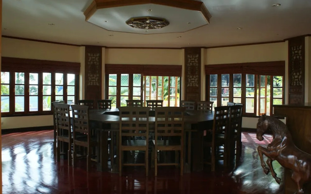 Prince Edouard Apartment & Resort