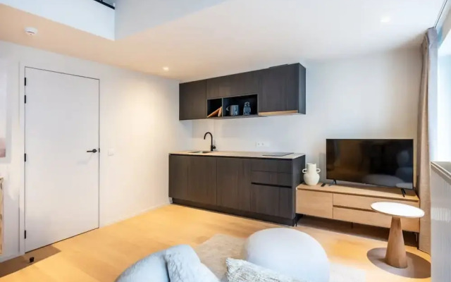 Chic Duplex Studio With High-quality Finishes in Ghent Center