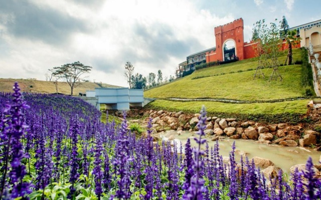 The Bluesky Resort @ Khao Kho