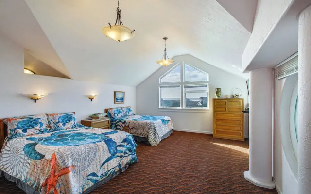 'oceanfront Castle' w/ Hot Tub & Game Room