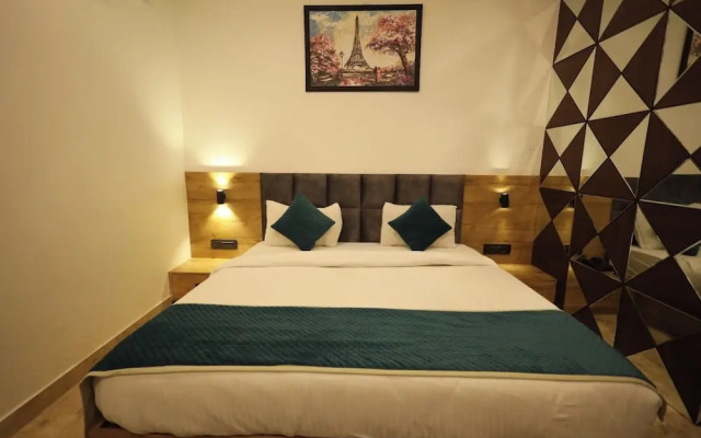 Radha Bihari Nikunj Inn & Restaurant