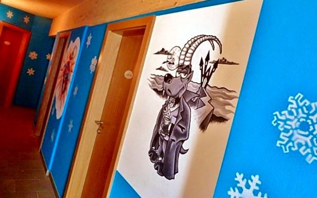 Alpking Hostel