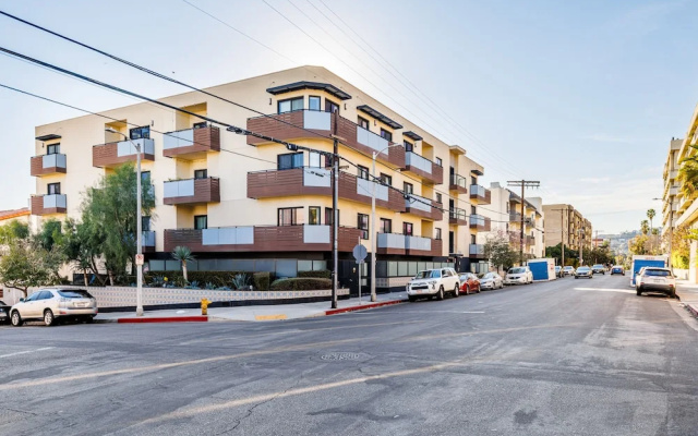 East West Comfort: Hollywood Walk Of Fame Apartments
