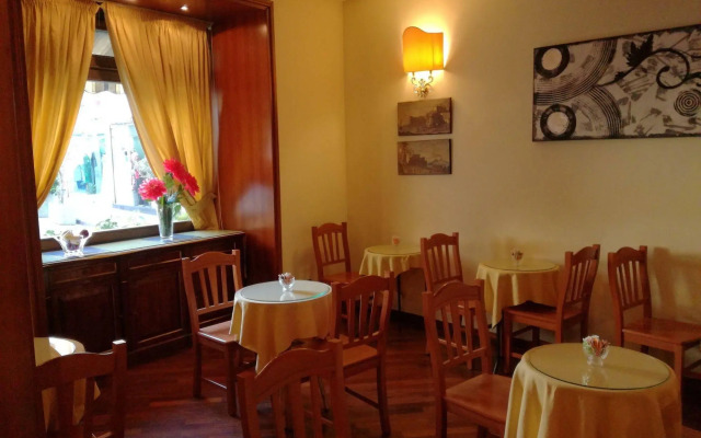 Hotel Suite Ares