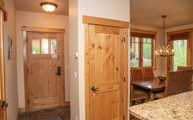 6506 Settlers Creek Townhomes by RedAwning