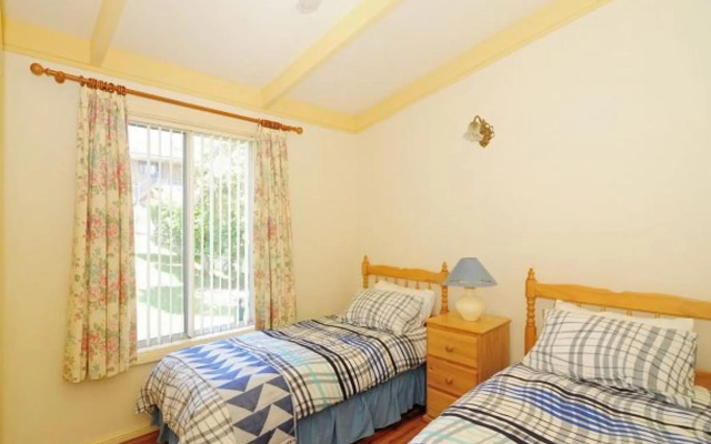 Walking Distance to Beach and Close to the Centre of Vincentia – Guest Rooms – Vincentia
