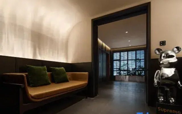 Stream Whisper Hotel