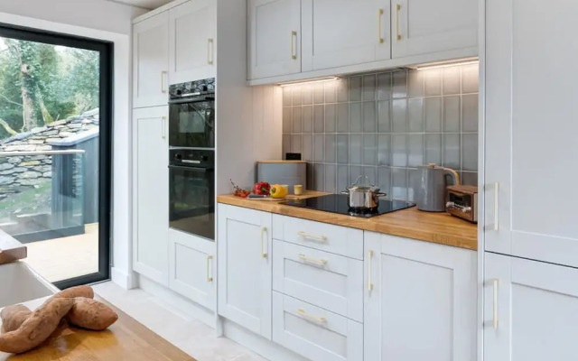 Fawns Keep - Hot Tub and Sauna Retreat