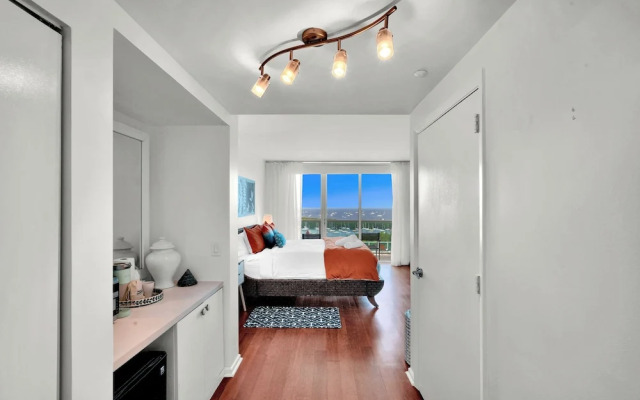 Amazing SEA VIEW Studio