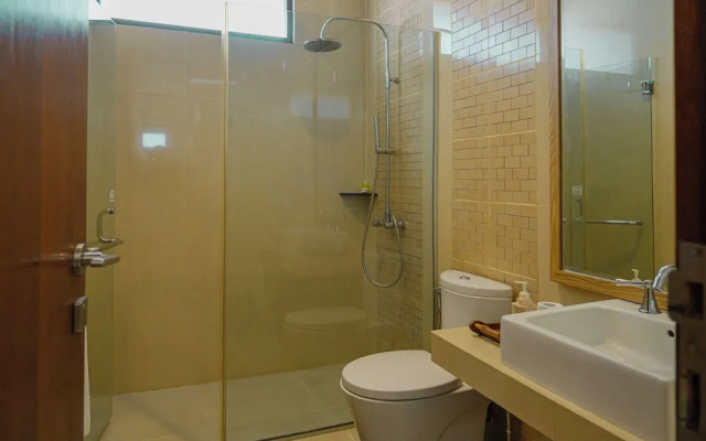 Oyama City View 4BR Villa with a Heated Pool