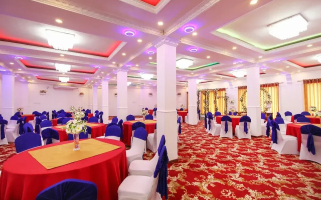 OYO 371 River Palace Hotel