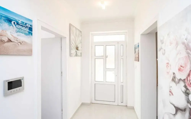 Apartments Blazevic - Two Bed/apt With Hot Tub 2