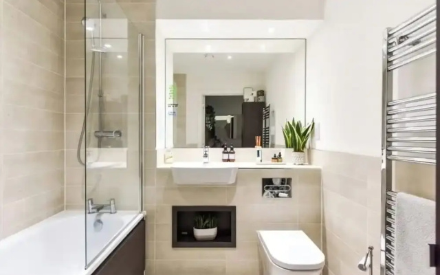 Londonaprt/1bed/balcony/gym/tv/wifi