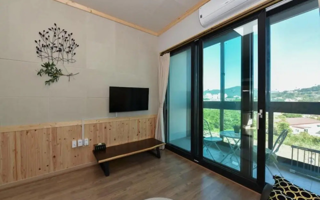 Yeosu Chunghong Pension