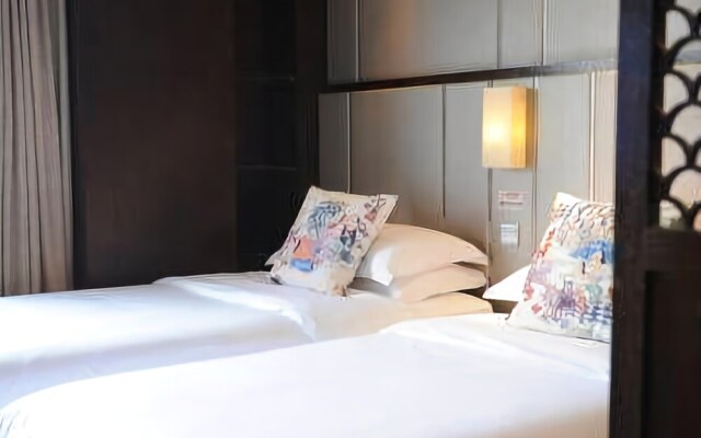 9 Hotel