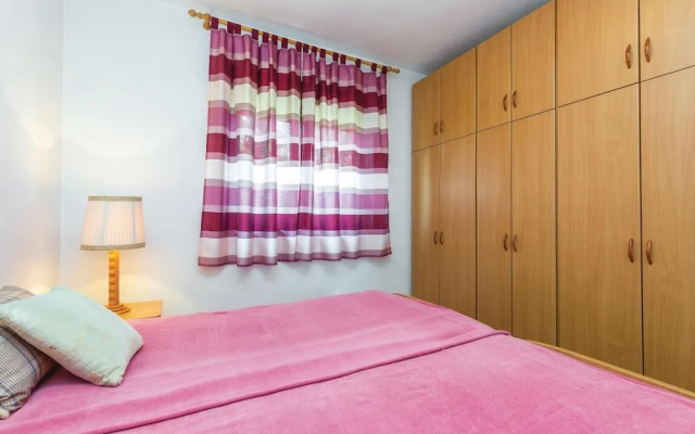 Amazing Apartment in Novi Vinodolski With 2 Bedrooms and Wifi