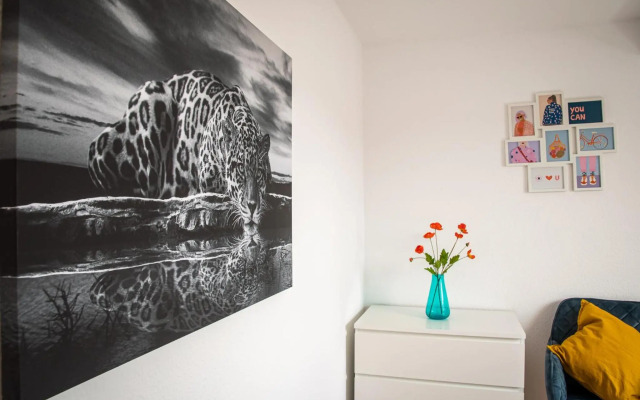 Schöne Dachterasse NETFLIX & PRIME Zentral Modern bis 4 Pers