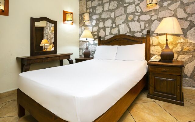 Casa Del Virrey Hotel and Suites