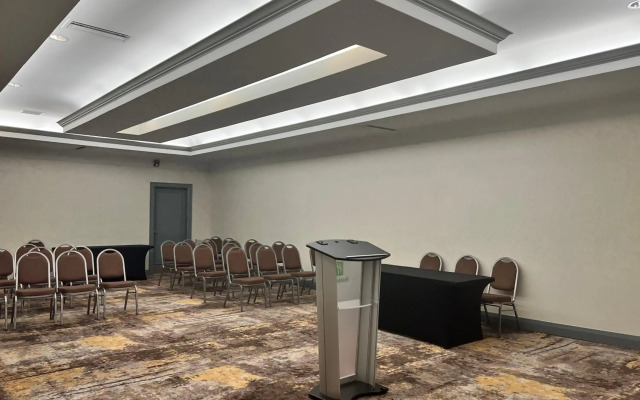 Holiday Inn Toronto Airport East by IHG
