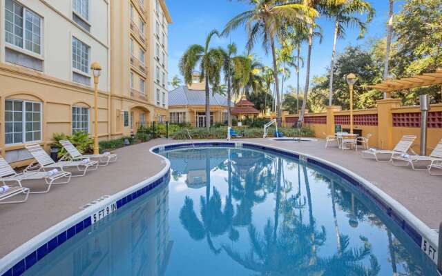 La Quinta Inn & Suites by Wyndham Miami Airport West