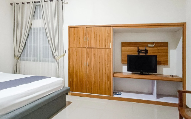 RedDoorz @ RRR Guesthouse Mataram – Guest Rooms – Mataram