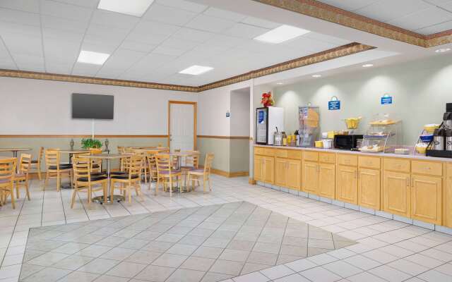 Days Inn by Wyndham Lake City I-75