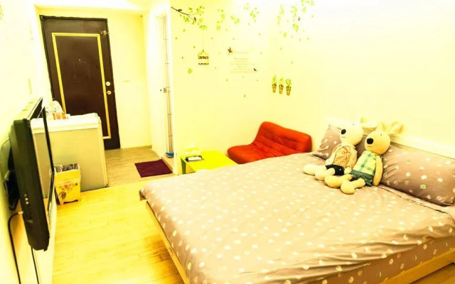 Taichung Fengjia 18 Rooms