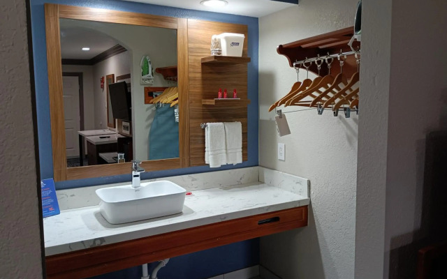Americas Best Value Inn & Suites Alvin Houston