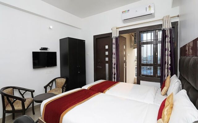 OYO 9675 Hotel Galaxy
