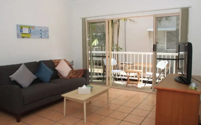 Contemporary Convenient Central Retreat
