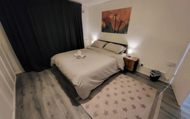 Charming 2-bed Apartment in Grays