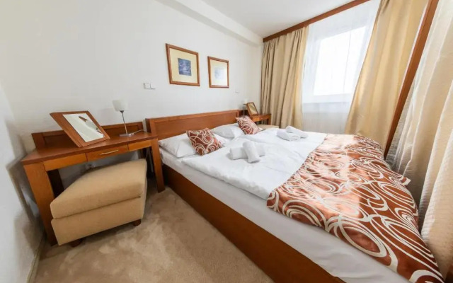 Horsky Hotel Granit A Klimaticke Kupele Tatranske Zruby