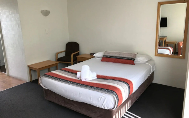 Bathurst Studio Apartments