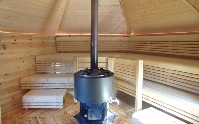 Amazing Home in Huskvarna With Jacuzzi, Sauna and Wifi