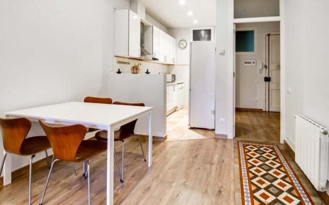 Cosy Comfortable 1 bed With Terrace in Eixample