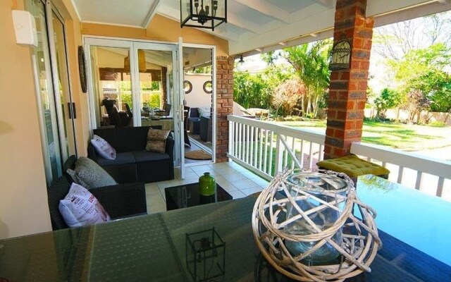 La Loggia On Broadwood