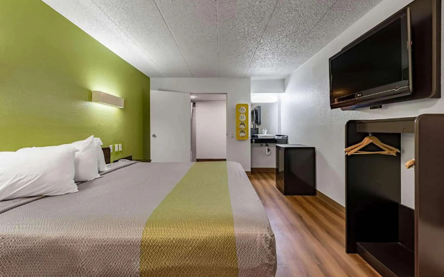 Days Inn by Wyndham Cincinnati I-71