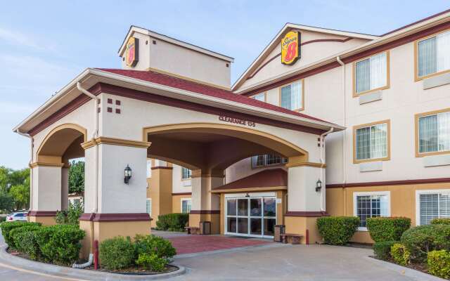 Super 8 by Wyndham Hillsboro TX