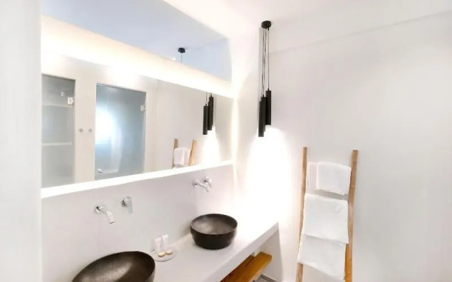 George & Joanna Suites