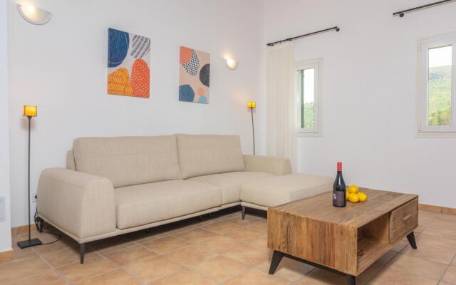 CAN MOREU - Townhouse with private pool and free WiFi