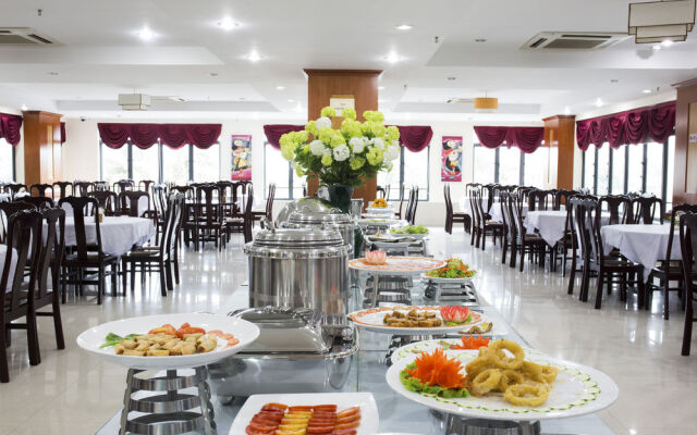 Seafront Hotel Da Nang