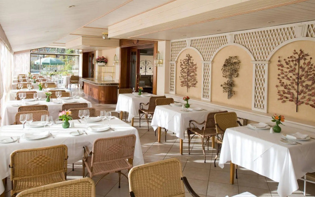 Le Suisse Elegance Hotel