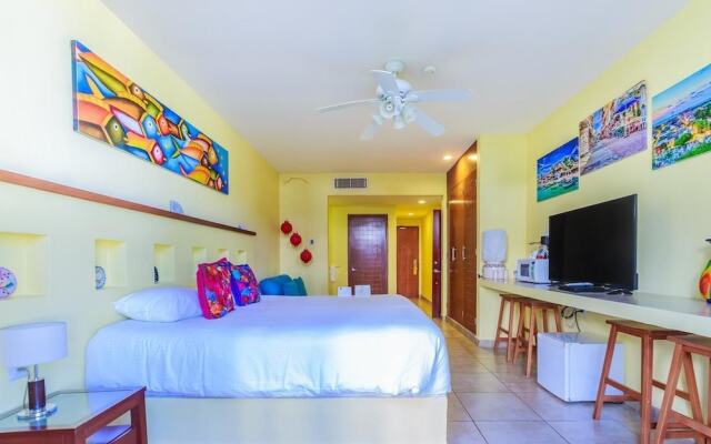 Beautiful Ground Floor Two Bedroom Suite at Ixchel